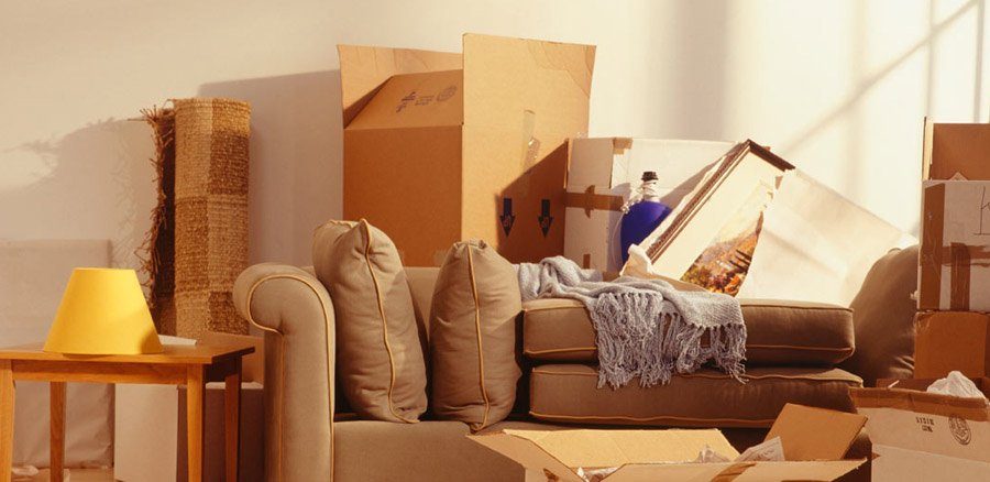 Американская мебель для переезда. Сон переехать в новое жильё. Покрывало вещи переезд. Переезд картинки настроение.